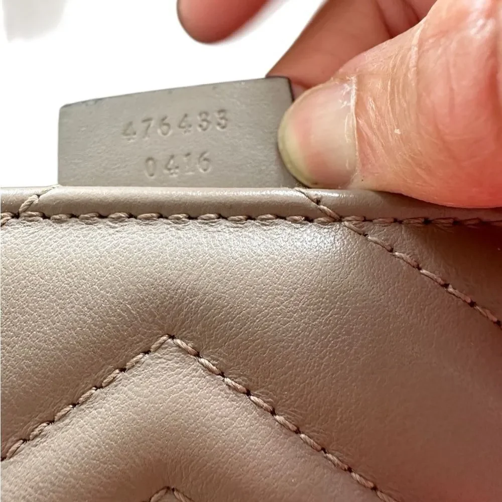 Gucci Marmont double G mini Beige Leather Crossbody Bag with Gold Chain - Picture 10 of 11